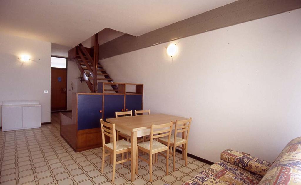 Residence Penelope - Walterigato Apartments Solo Per Famiglie リド・ディ・イエゾロ エクステリア 写真